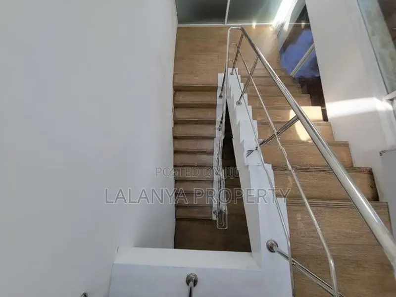 4000 Sqft Office Space for Rent with A/C– Bordering Colombo 07 CVVV-A3