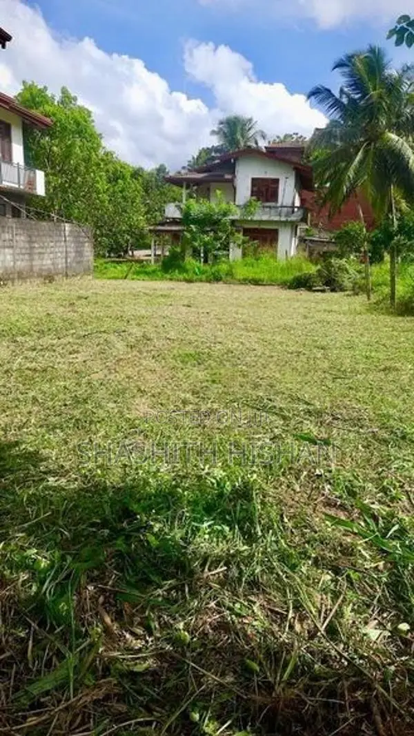 හෝමාගම හබරකඩ අගනා ඉඩමක් විකිණීමට