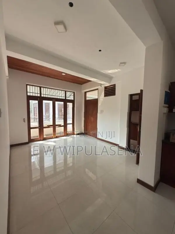 STUNNING 3-STOREY LUXURY HOUSE FOR SALE IN MORATUWA