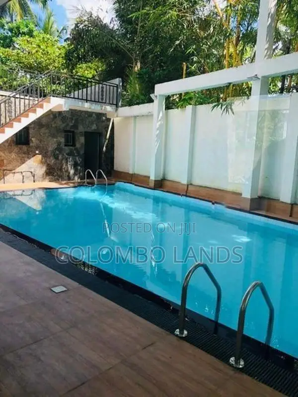 Four Storied Hotel For Sale In Hikkaduwa