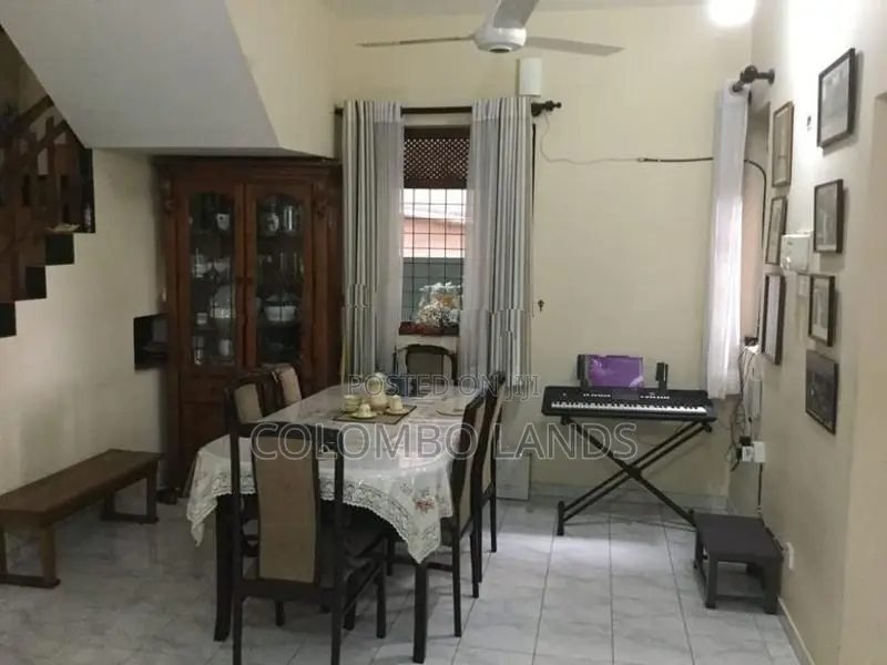 Two Storied House for Sale in Nawala Junction