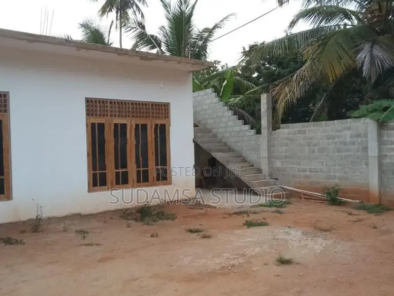 Land with House for Sale - Wariyapola