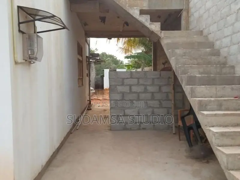 Land with House for Sale - Wariyapola