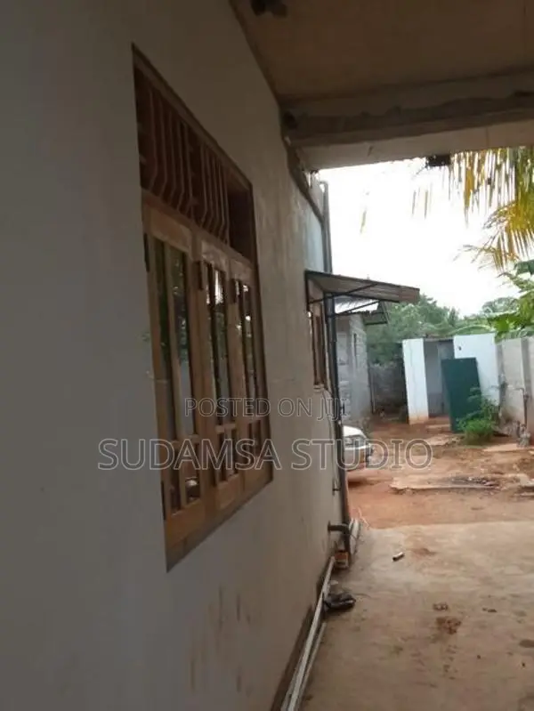 Land with House for Sale - Wariyapola