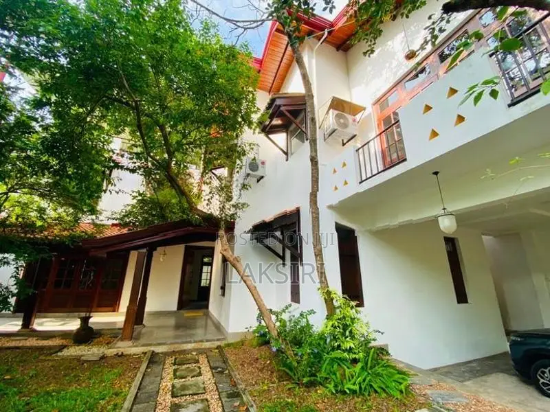 Spacious 5 Bedrooms Luxury House for Sale in Nugegoda