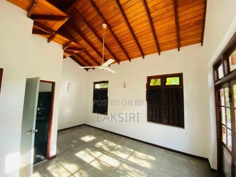 Spacious 5 Bedrooms Luxury House for Sale in Nugegoda