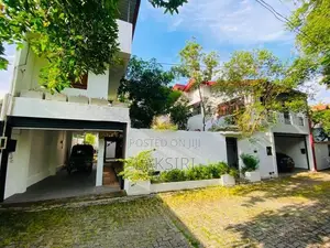 Spacious 5 Bedrooms Luxury House for Sale in Nugegoda