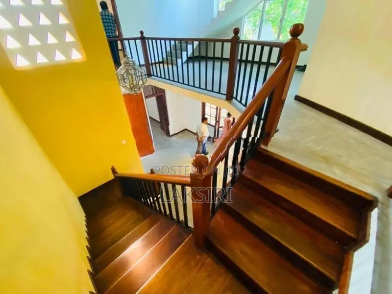 Spacious 5 Bedrooms Luxury House for Sale in Nugegoda