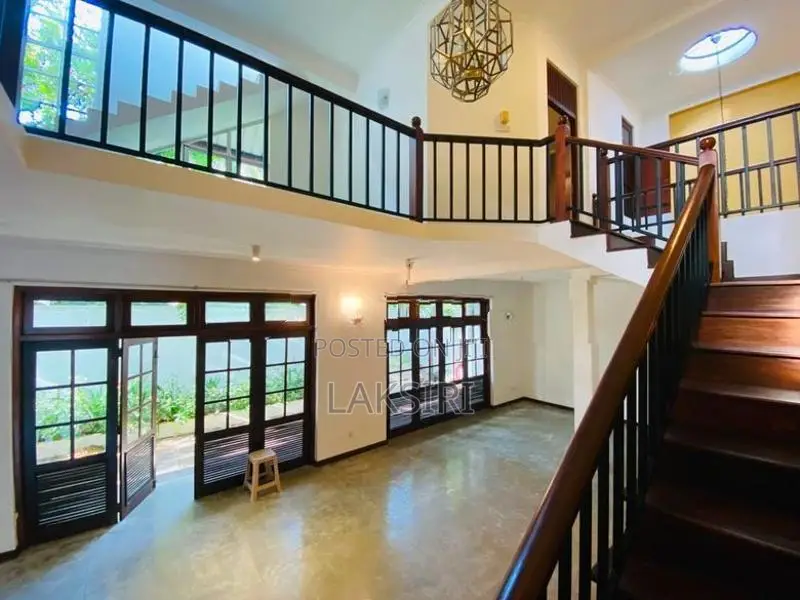 Spacious 5 Bedrooms Luxury House for Sale in Nugegoda