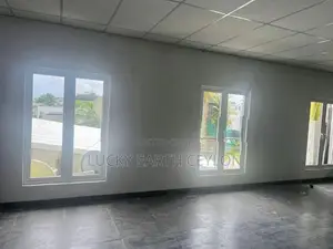 Thalawatugoda, 1ST Floor Unfurnished Commercial property, Rent (MG1341