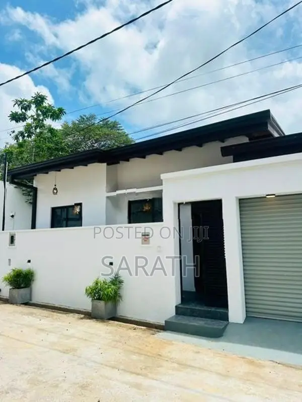 Full Fill Brand New House In Athurugriya