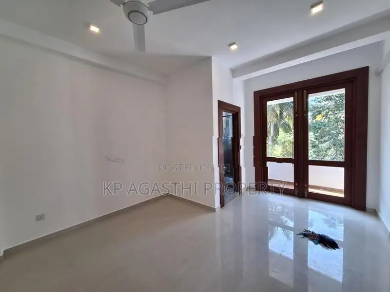 Brand new luxury house for sale in Athurugiriya