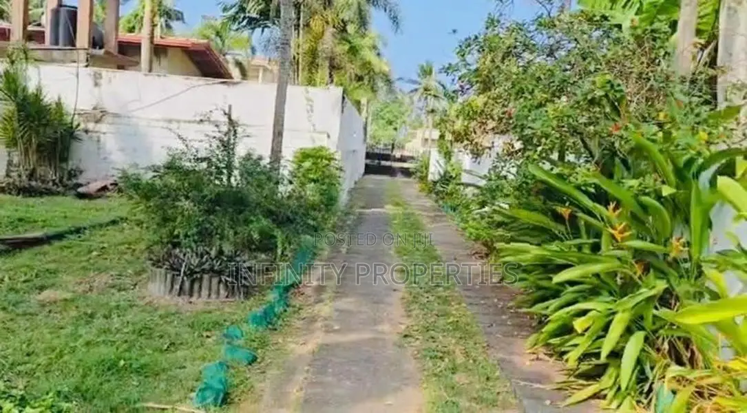 (AF047) 51 P Property for sale in Mount Lavinia