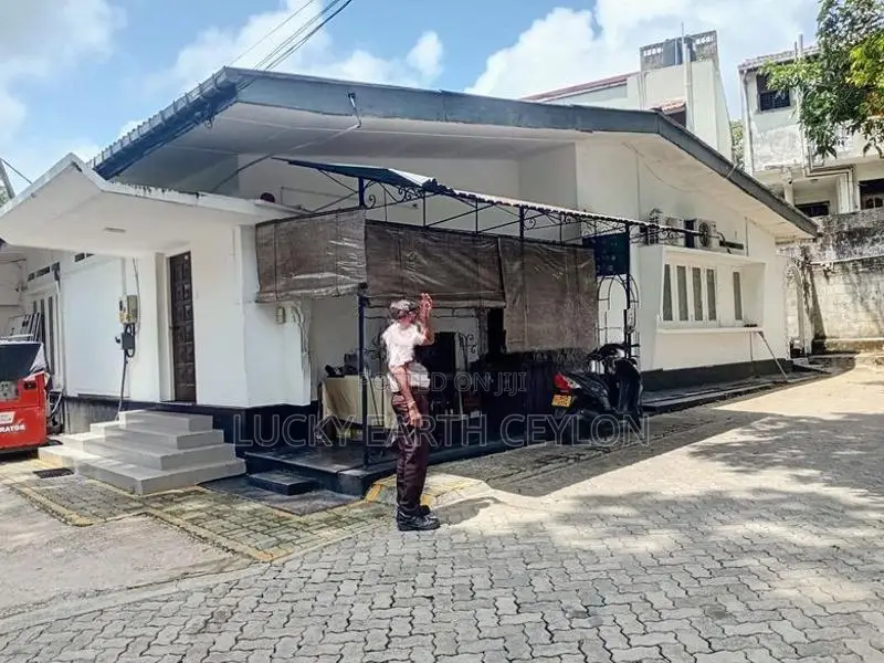 Nugegoda, Unfurnished Commercial property For Rent (MG1371)