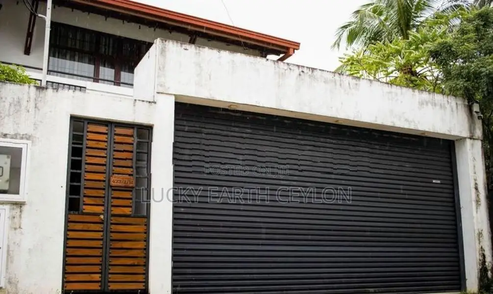 Kelaniya, Unfurnished, 3 story House For Rent (NZMG1137)