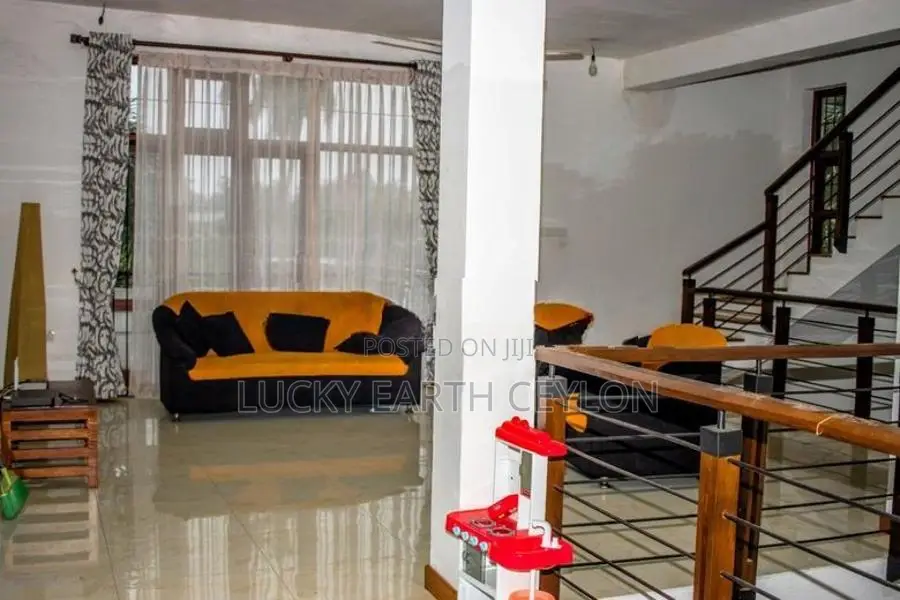 Kelaniya, Unfurnished, 3 story House For Rent (NZMG1137)