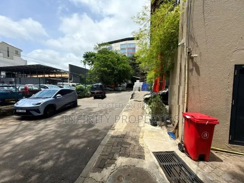 (SP02) Prime 18 P Bare land for sale in Colombo 07