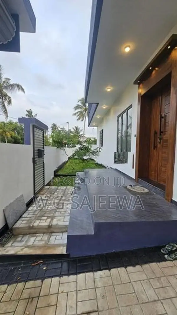 Brand new 2story house for sale in Katuwapitiya, Negombo