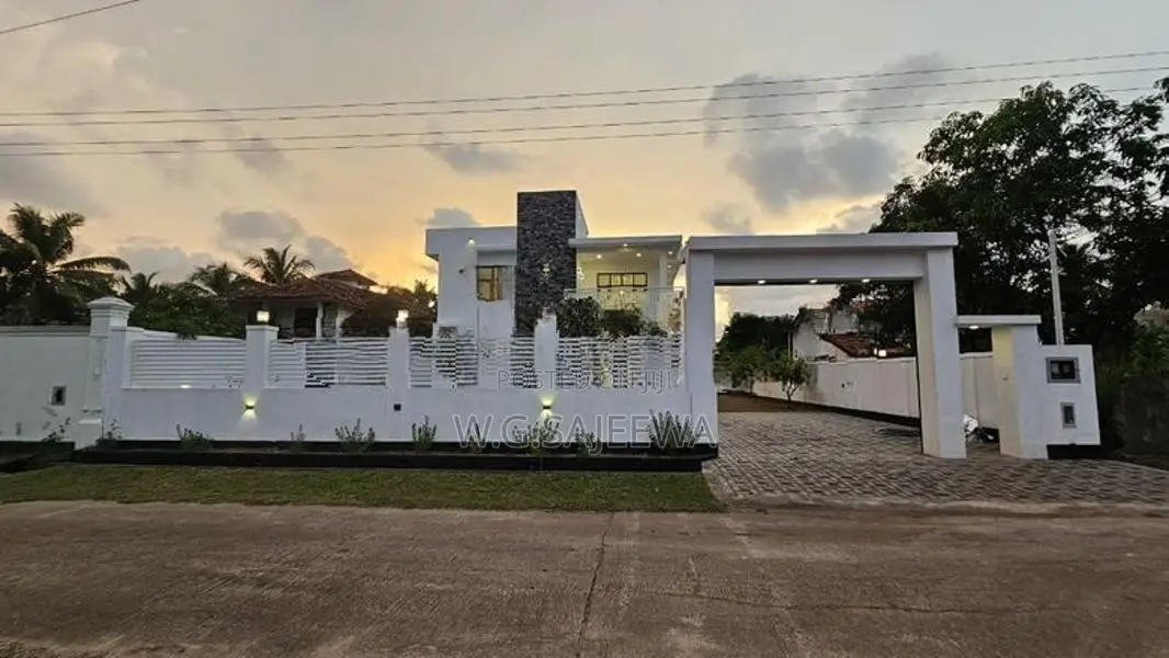 Brand new luxury house for sale in thibirigaskatuwa, Negombo