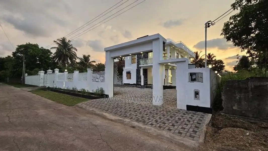 Brand new luxury house for sale in thibirigaskatuwa, Negombo