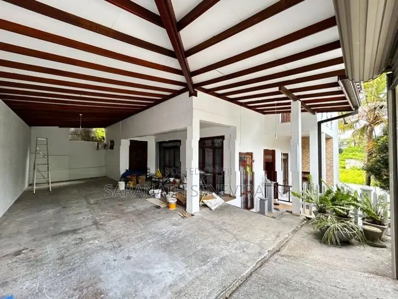 Luxuriously Built House With Furniture - Battaramulla Koswatta Pipe Rd