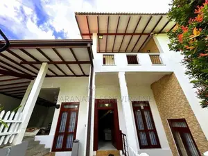 Luxuriously Built House With Furniture - Battaramulla Koswatta Pipe Rd
