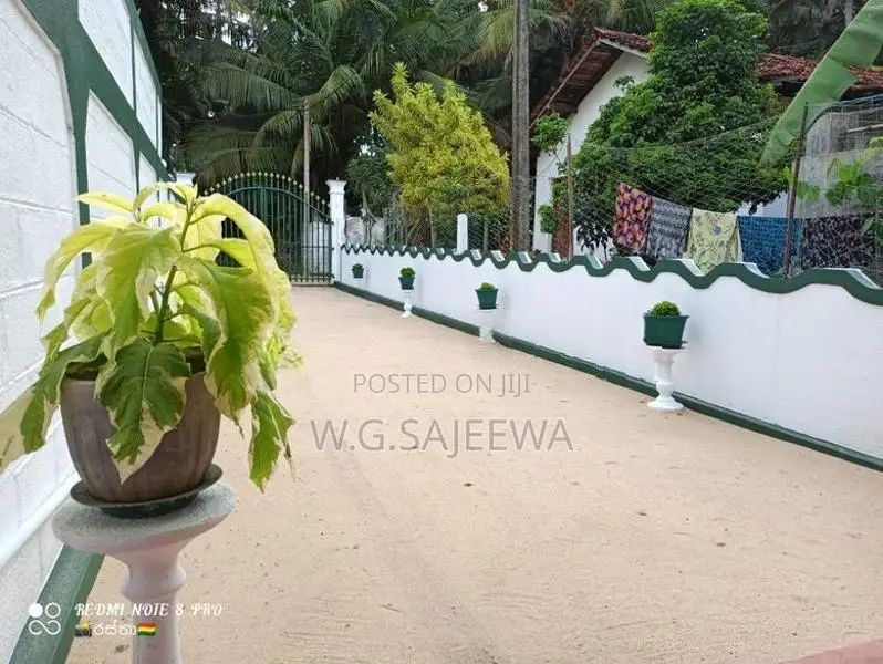3Bedroom house for sale in naththandiya