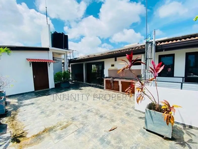 (AF097) 02 Story House With 10.9 P Sale At epitamulla road Pitakotte