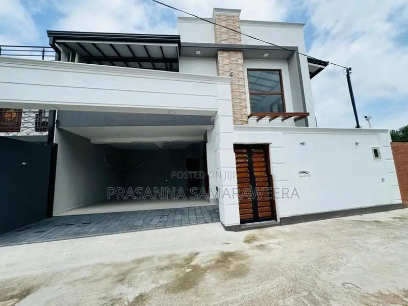 super luxury Brand New solid Modern 2 Story House-piliyandala