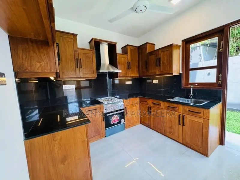 super luxury Brand New solid Modern 2 Story House-piliyandala