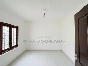 Old renovated house in piliyandala bokundara