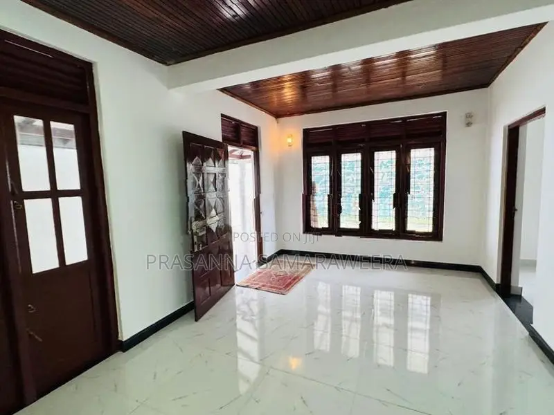 Old renovated house in piliyandala bokundara