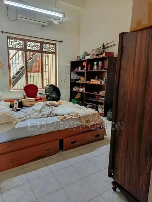 Mount Lavinia, Unfurnished,3 Story House With Rooftop For Rent (NZM113