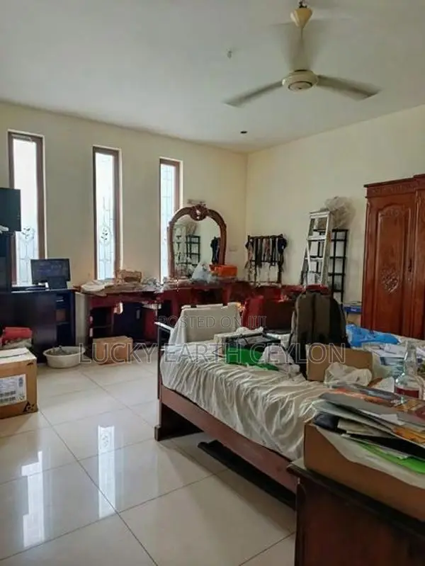 Mount Lavinia, Unfurnished,3 Story House With Rooftop For Rent (NZM113