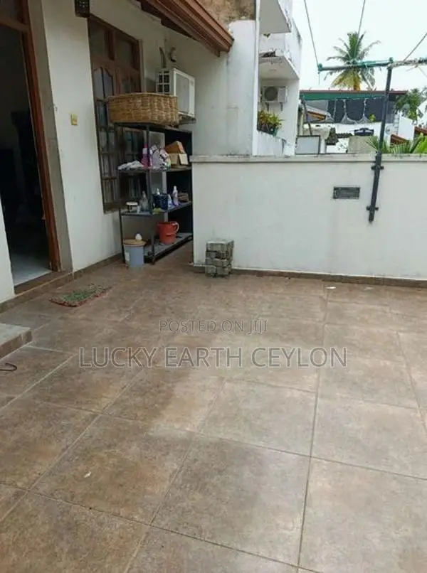 Mount Lavinia, Unfurnished,3 Story House With Rooftop For Rent (NZM113