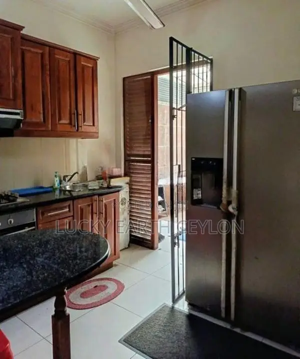 Mount Lavinia, Unfurnished,3 Story House With Rooftop For Rent (NZM113