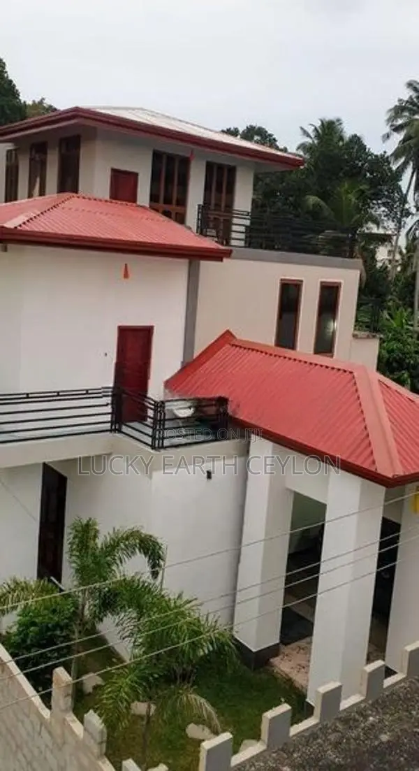 Piliyandala, Semi Furnished, 3 story, House For Rent (NZM1139)