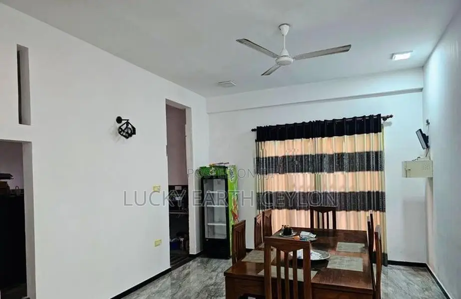 Piliyandala, Semi Furnished, 3 story, House For Rent (NZM1139)