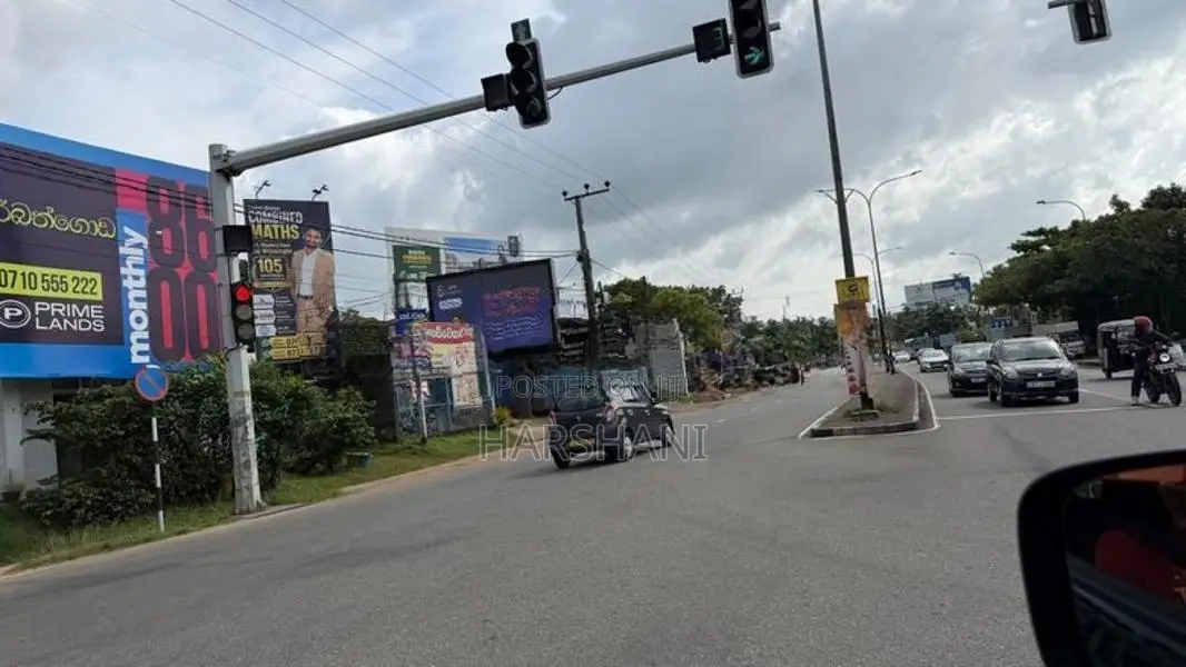 20 Perches flat land for sale close to Kandy Road, & Kadawatha Town