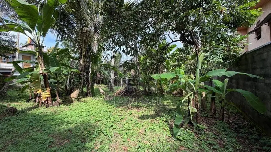 20 Perches flat land for sale close to Kandy Road, & Kadawatha Town