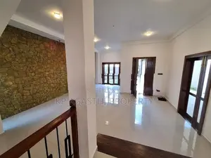boralasgamuwa luxury famaliy house for sale