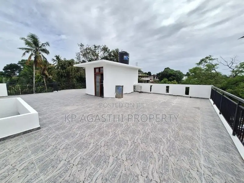 piliyandala famaliy house for sale