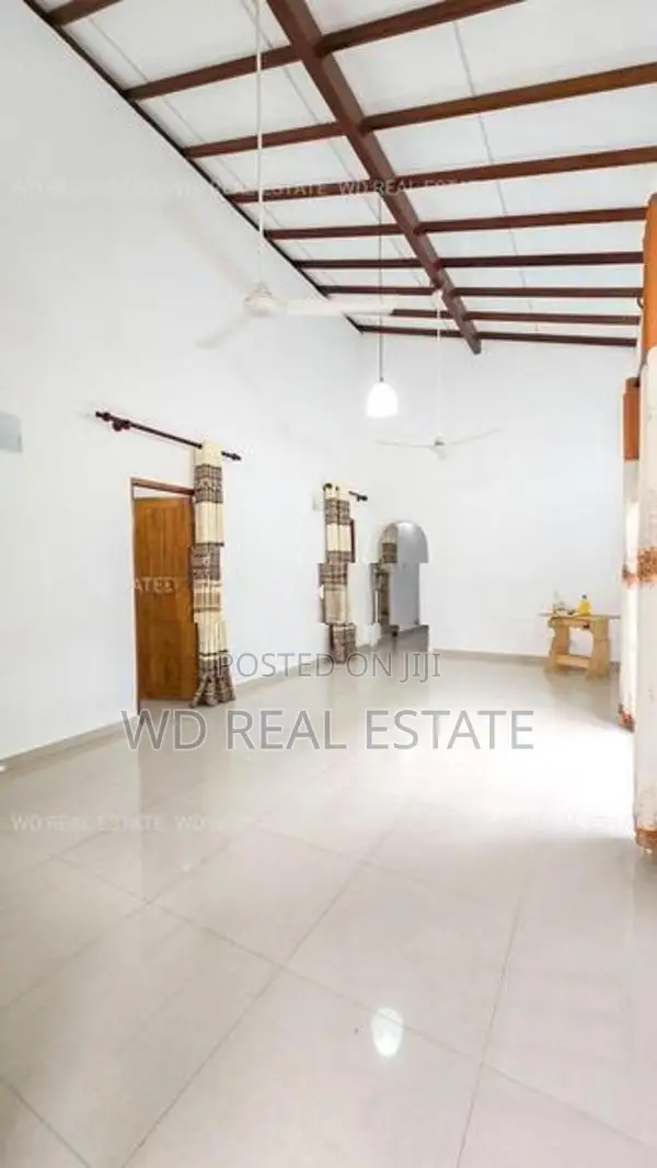 Battaramulla 11 Perch Single Storey Spacious House For Sale