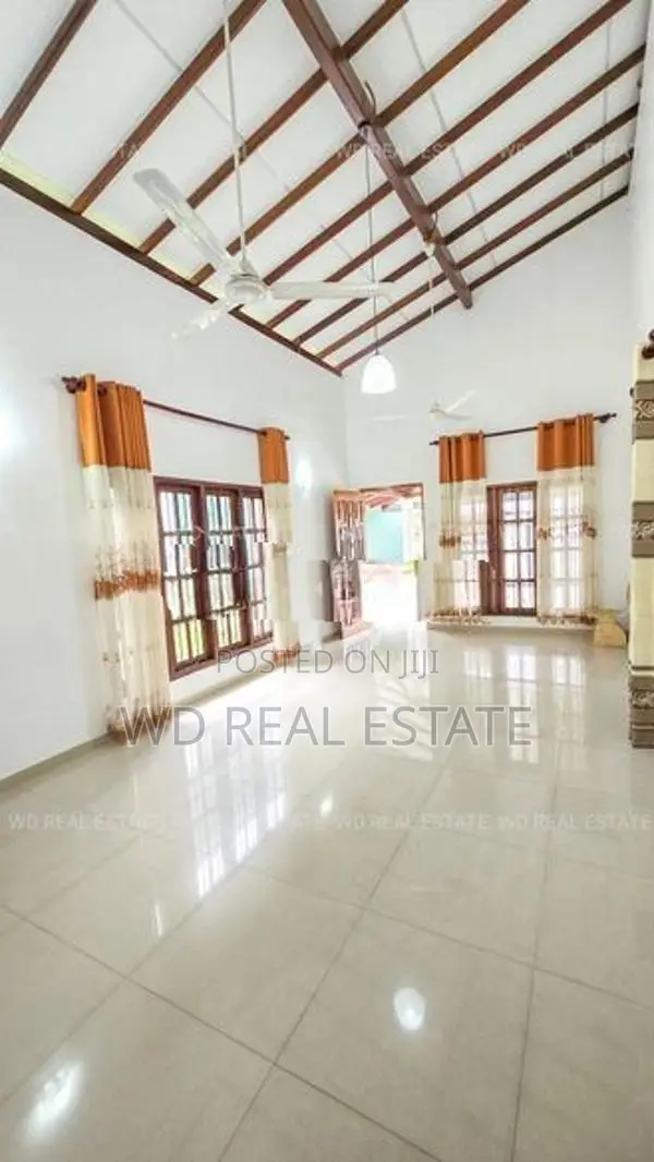 Battaramulla 11 Perch Single Storey Spacious House For Sale