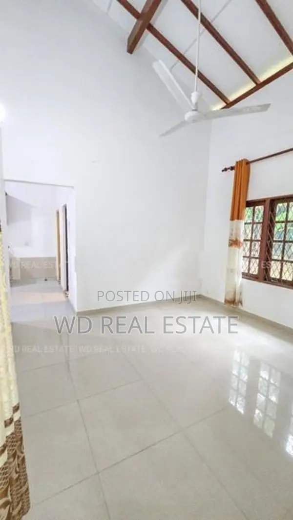 Battaramulla 11 Perch Single Storey Spacious House For Sale