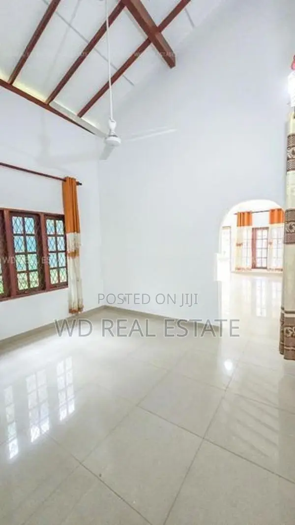 Battaramulla 11 Perch Single Storey Spacious House For Sale