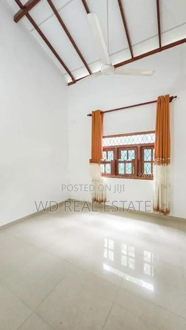 Battaramulla 11 Perch Single Storey Spacious House For Sale