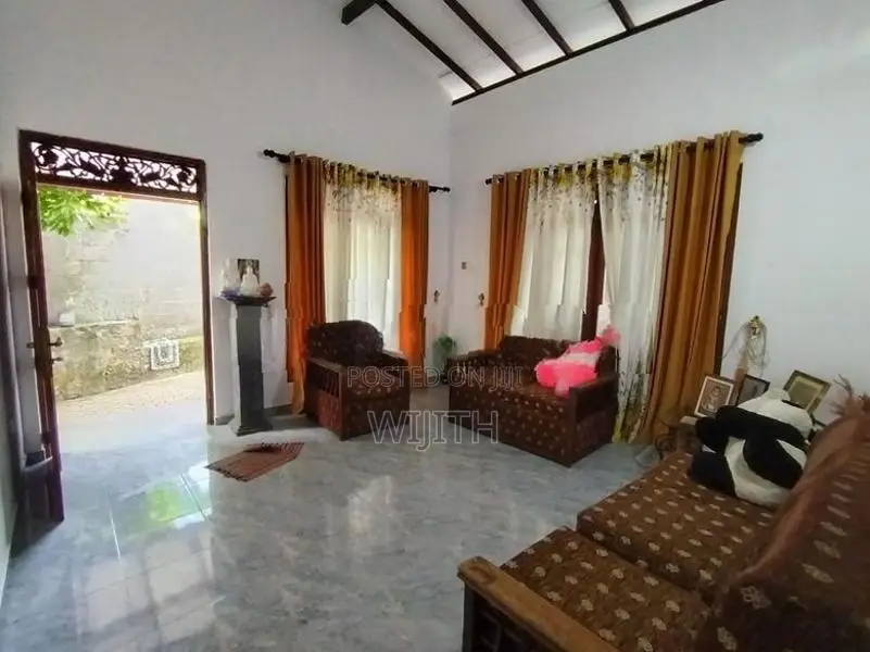 තනිමහල් නිවසක් විකිණීමට හොමගම මුනමලේ මාර්ගයේ.