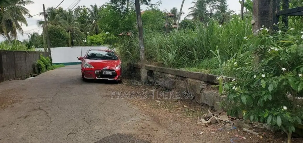 Bare Land for Sale Thalawathugoda