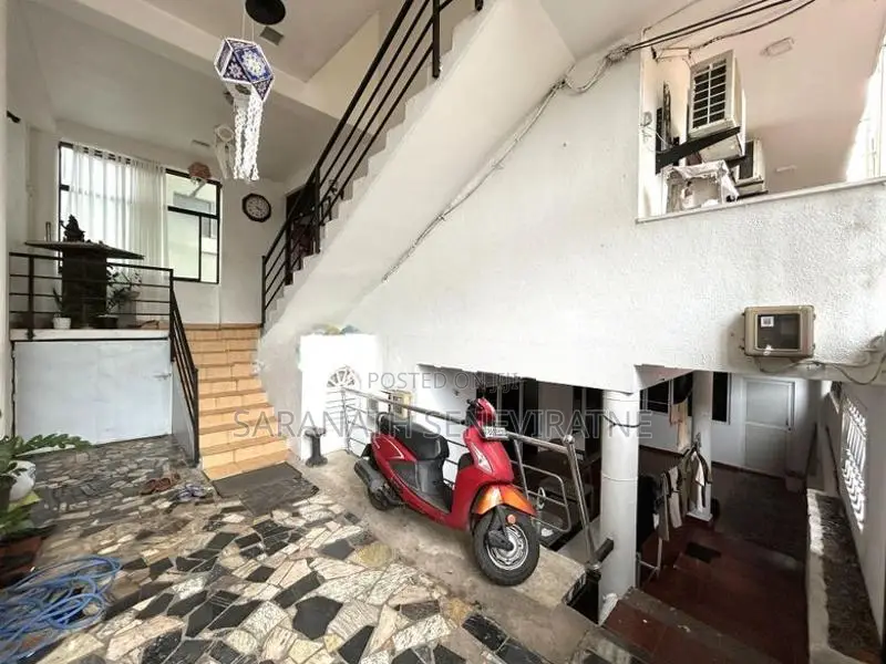 3 Storied House - Separate Units Pamunuwa Maharagama